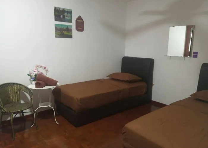 Amaryllis Guest House Pd